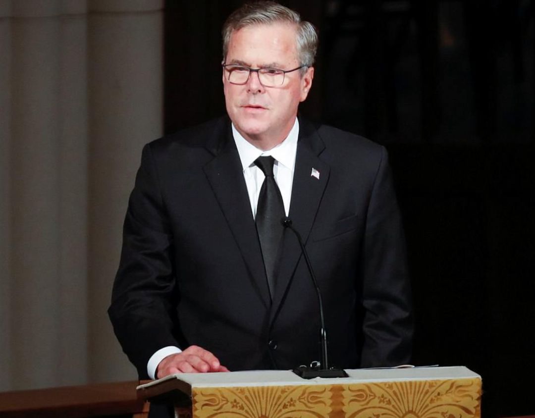 令人感叹的是,杰布布什的追思悼词中没有任何悲哀词语,充满了家庭亲情